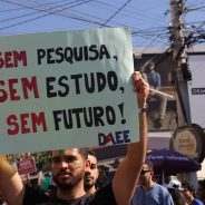 Protestos de  Rua  Contra  “Malucos”?