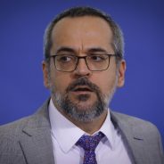 Weintraub corrido;Queiroz preso; bolsomilicianos desbaratados, Bolsonaro e generais